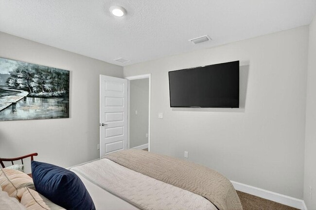 Foto del edificio - 8652 Waterstone Blvd