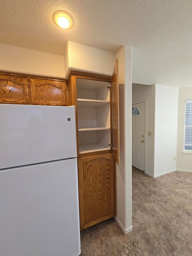 Foto del edificio - 2 Bedroom/2 Bathroom with 2 car garage