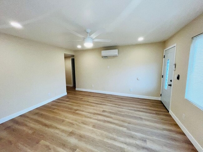 Foto del edificio - Remodeled 3 bedroom 2 Bath house