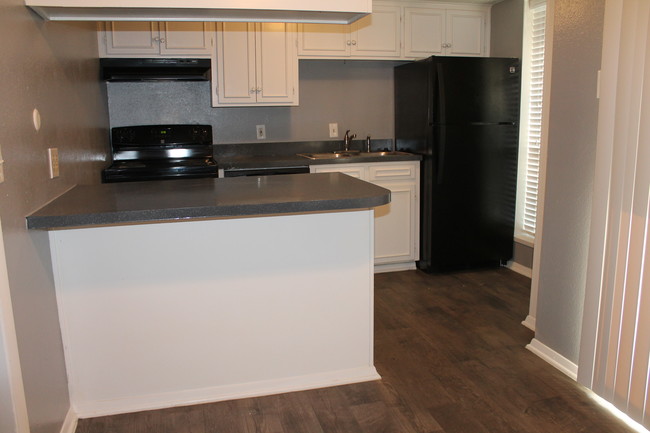 Remodeled Kitchen 3 Br - The Creekmore