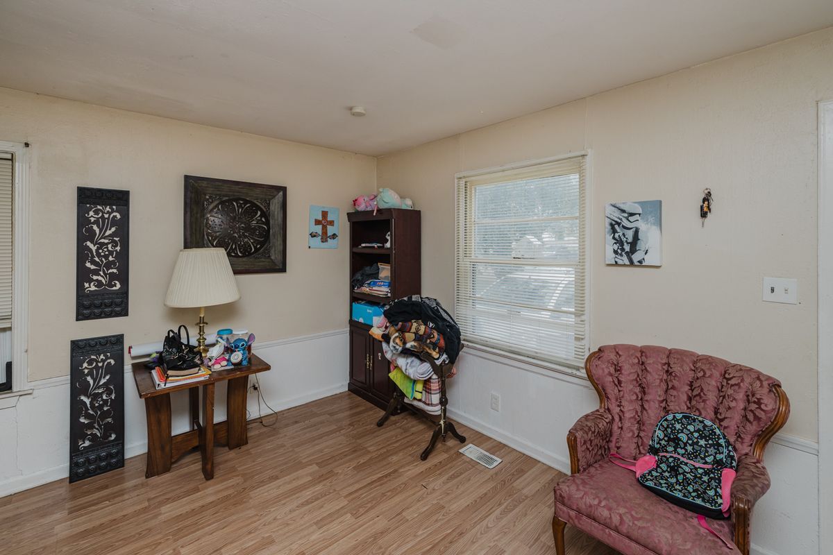 Foto del edificio - 1719 E 24th St N