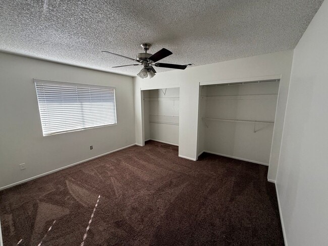 Foto del edificio - 871 W Mayberry Ave