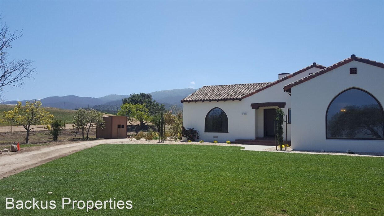 Primary Photo - 3 br, 3 bath House - 560 River Rd.