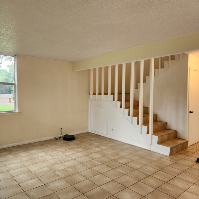 Building Photo - 18171 Meandering Way