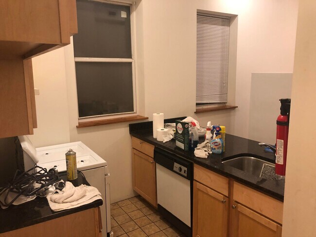 Foto del edificio - 1021 S Racine Ave