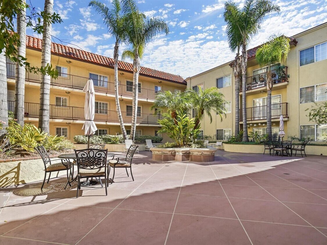 Foto del edificio - 360 Hollywood Way