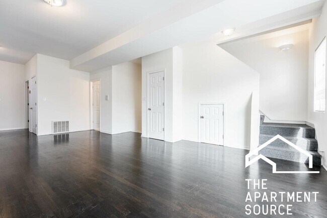 Foto del edificio - 2438 N Ashland Ave