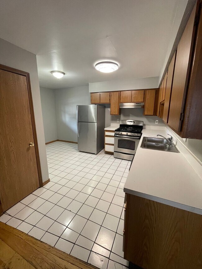 Building Photo - 72 Chittenden Ave