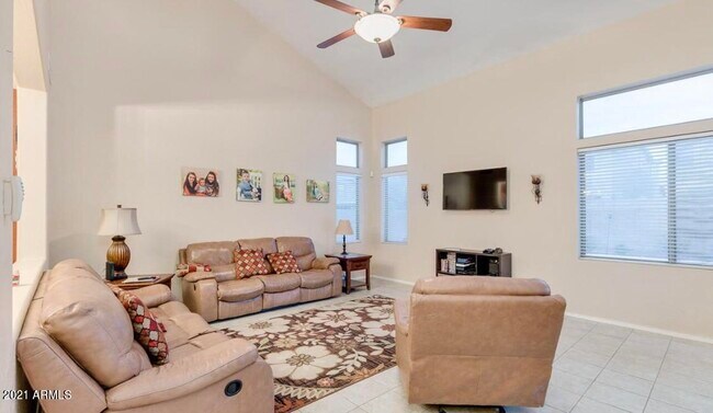 Foto del edificio - 17332 W Woodrow Ln