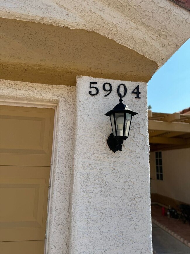Building Photo - 5904 Alimar Dr