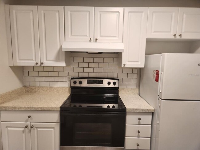 Building Photo - 850 S Tamiami Trl