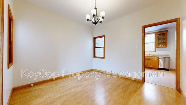 Foto del edificio - 806 34th Ave