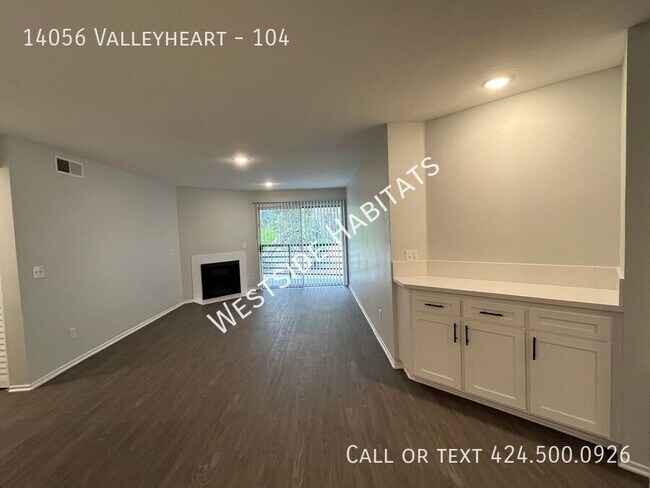 Building Photo - 14056 Valleyheart Dr