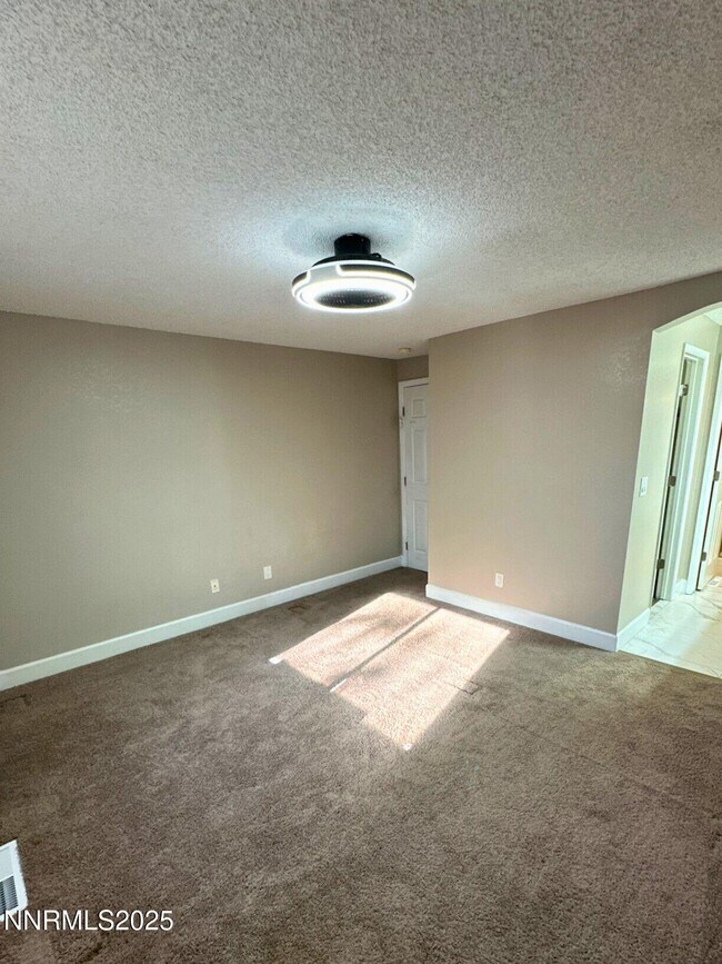 Building Photo - 1725 Catham Ln