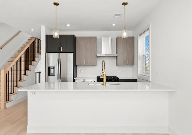 Building Photo - 2700 W Jackson Blvd