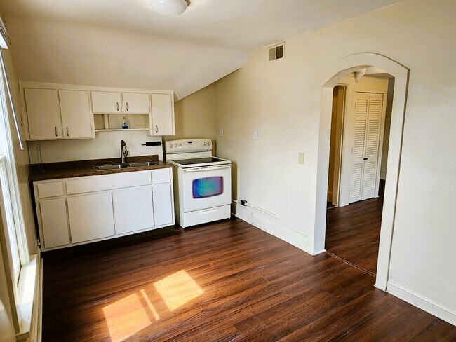 Cocina - 419 Olmstead St