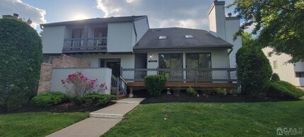 Building Photo - 44 Peachtree Ct