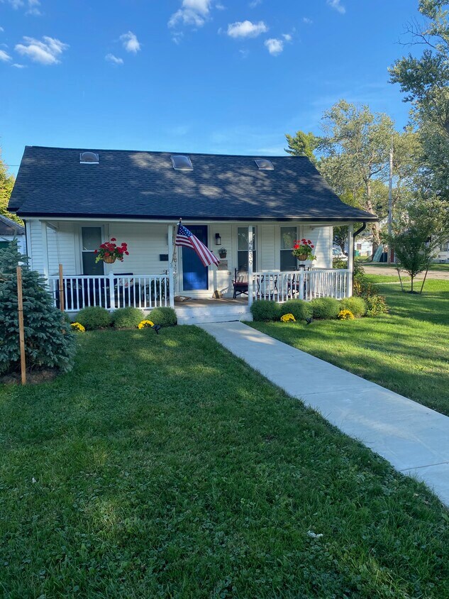 Quiet Bungalow - 4539 Exeter Ter