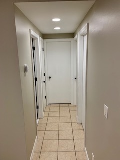 Building Photo - 14218 Charlotte Dr
