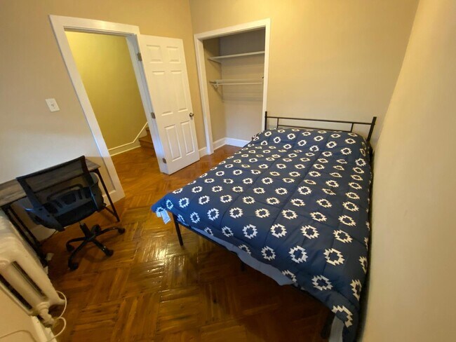 Foto del edificio - 4003 8th St NW