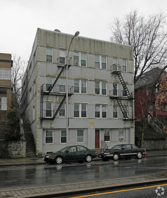Foto del edificio - 250 Richmond Ter