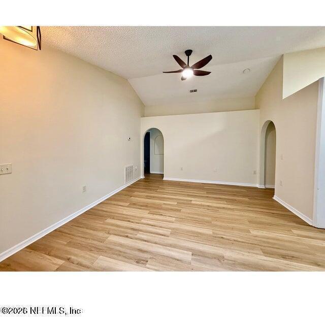 Foto del edificio - 7282 Lawn Tennis Ln