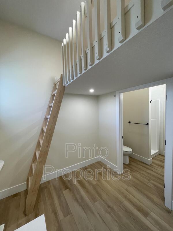 Building Photo - 8717-8110 110 St NW