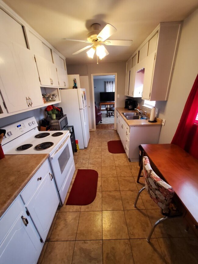 Foto del edificio - Immaculate 3BR home near parks and trails, eateries and quick highway access