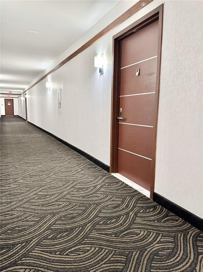 Foto del edificio - 3300 NE 191st St