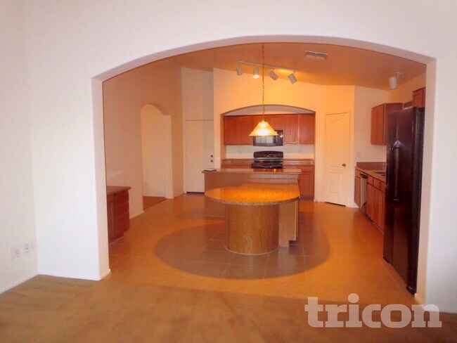 Building Photo - 41334 W Hayden Dr