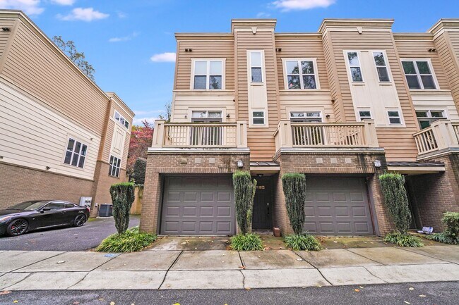 Foto del edificio - Luxury Elizabeth Condo – Gated Community w...