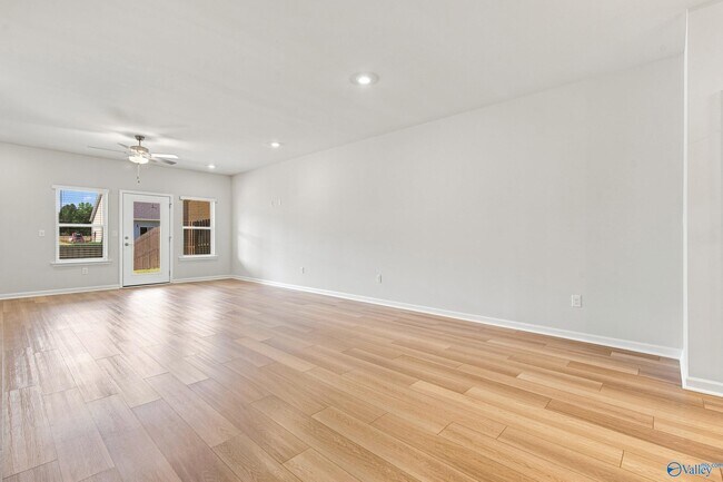 Building Photo - 231 Paca Ln
