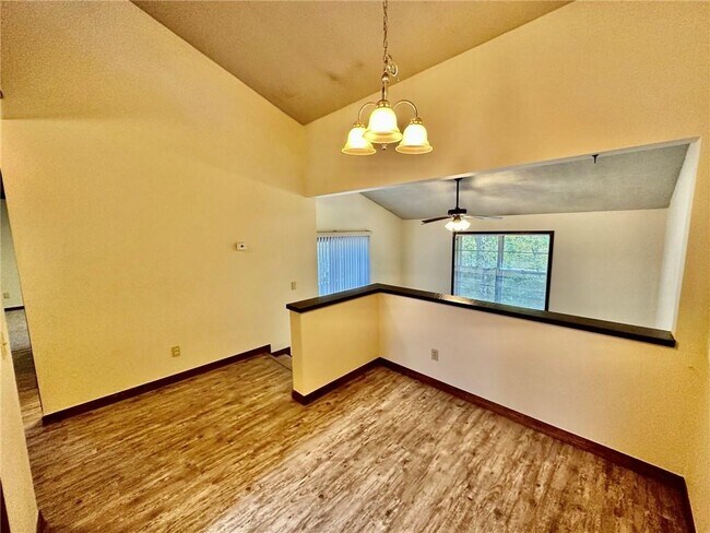 Building Photo - 1506 Bella Vista Rd