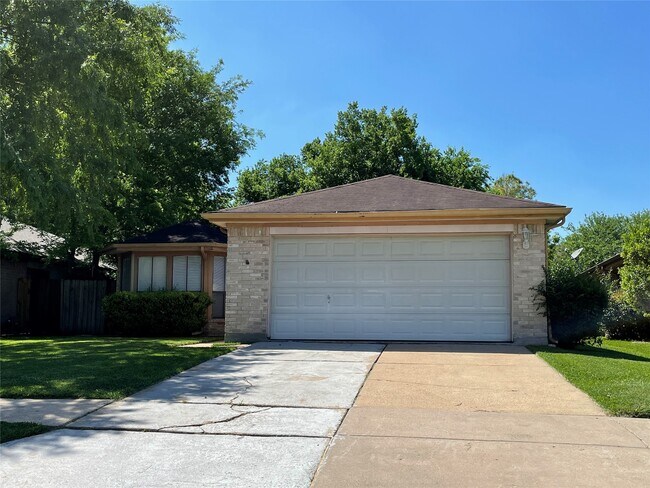 Building Photo - 7014 Caladero Dr