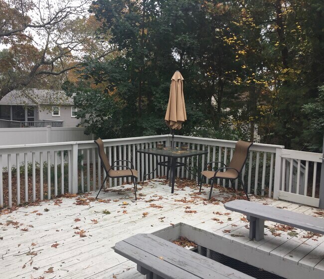 Foto del edificio - 273 Holly Rd