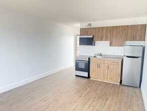 Building Photo - 1500 Dogwood St