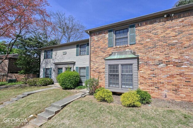 Building Photo - 3119 Colonial Way