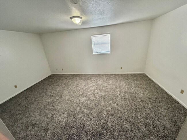 Foto del edificio - Spacious 1 bedroom! Hard to find!