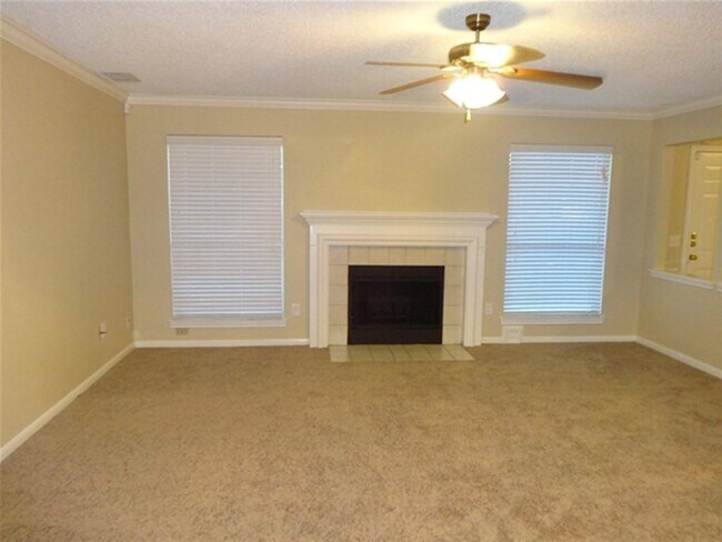 Building Photo - 2115 Eastlands St