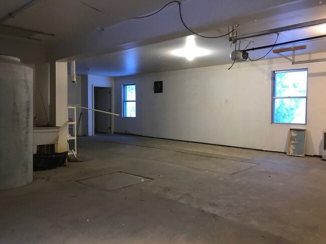 Building Photo - 147 Hunt Ct