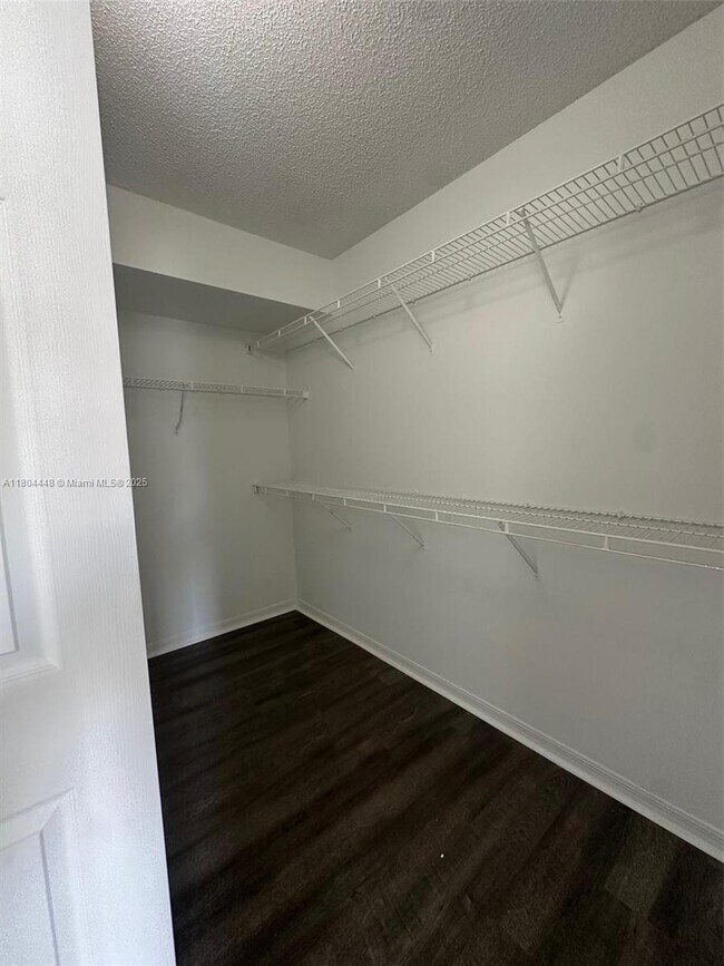 Building Photo - 577 SW 111th Ln
