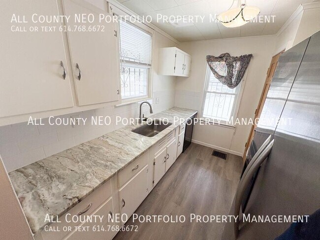 Foto del edificio - 1463 E Whittier St