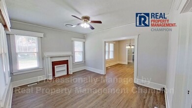 Building Photo - 2426 Princess Pl Dr