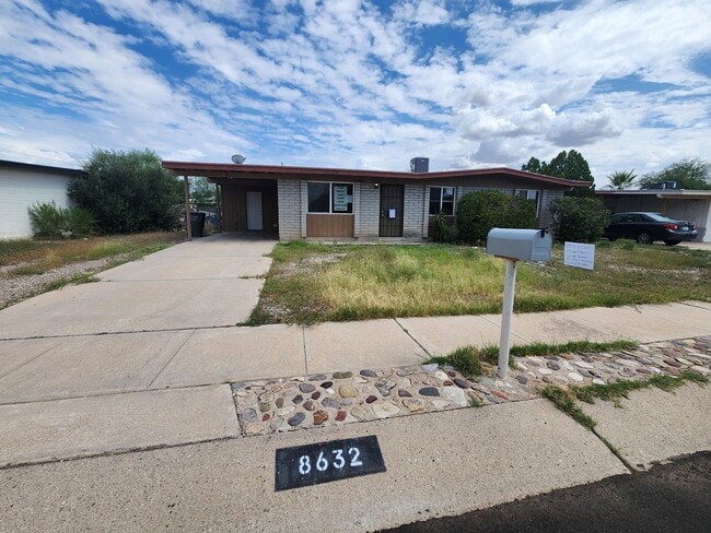 Building Photo - 8632 E Mormon Dr