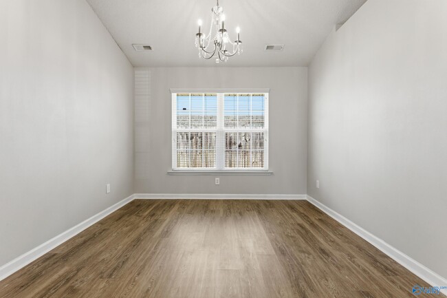 Building Photo - 226 Shadow Ct SW