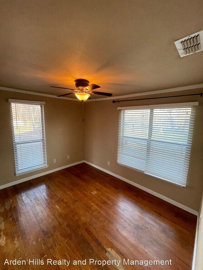 Building Photo - 2 br, 1 bath House - 308 W Barnett
