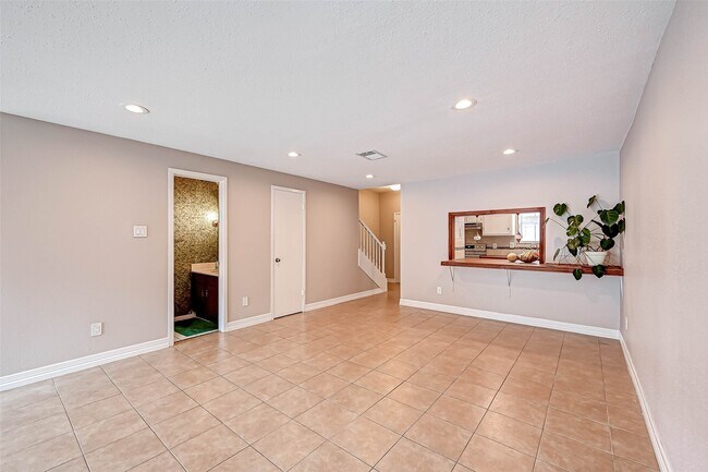 Foto del edificio - 2232 S Piney Point Rd