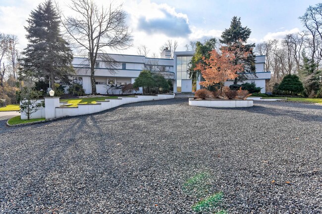 Building Photo - 21 Cedar Dr