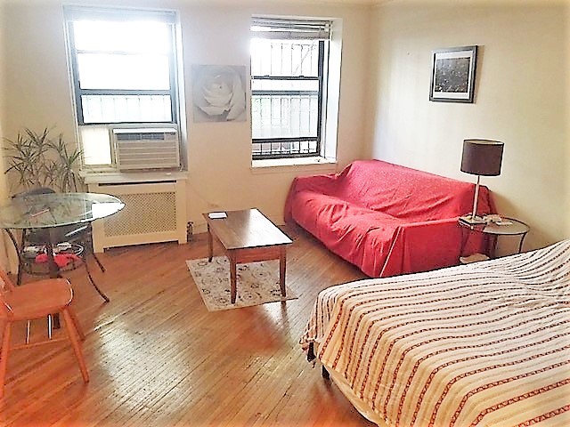 Primary Photo - 116 W 75th St