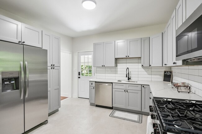 Building Photo - Roundrock Almira